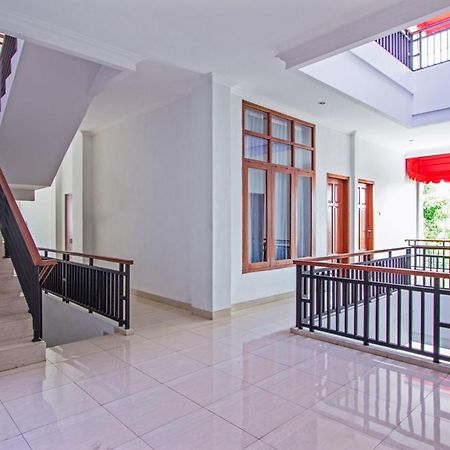 Reddoorz @ Plemburan Hotel Sleman  Luaran gambar