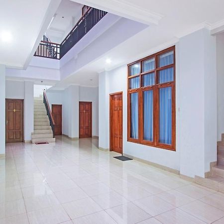 Reddoorz @ Plemburan Hotel Sleman  Luaran gambar