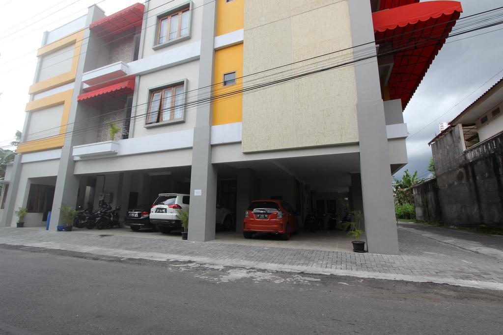 Reddoorz @ Plemburan Hotel Sleman  Luaran gambar