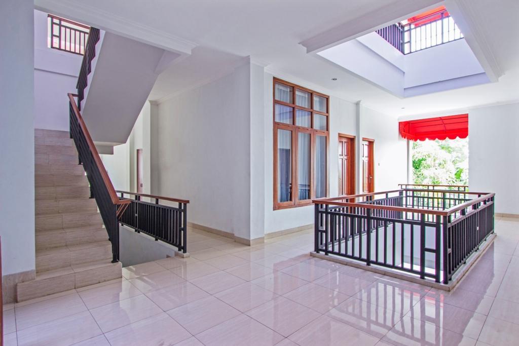 Reddoorz @ Plemburan Hotel Sleman  Luaran gambar