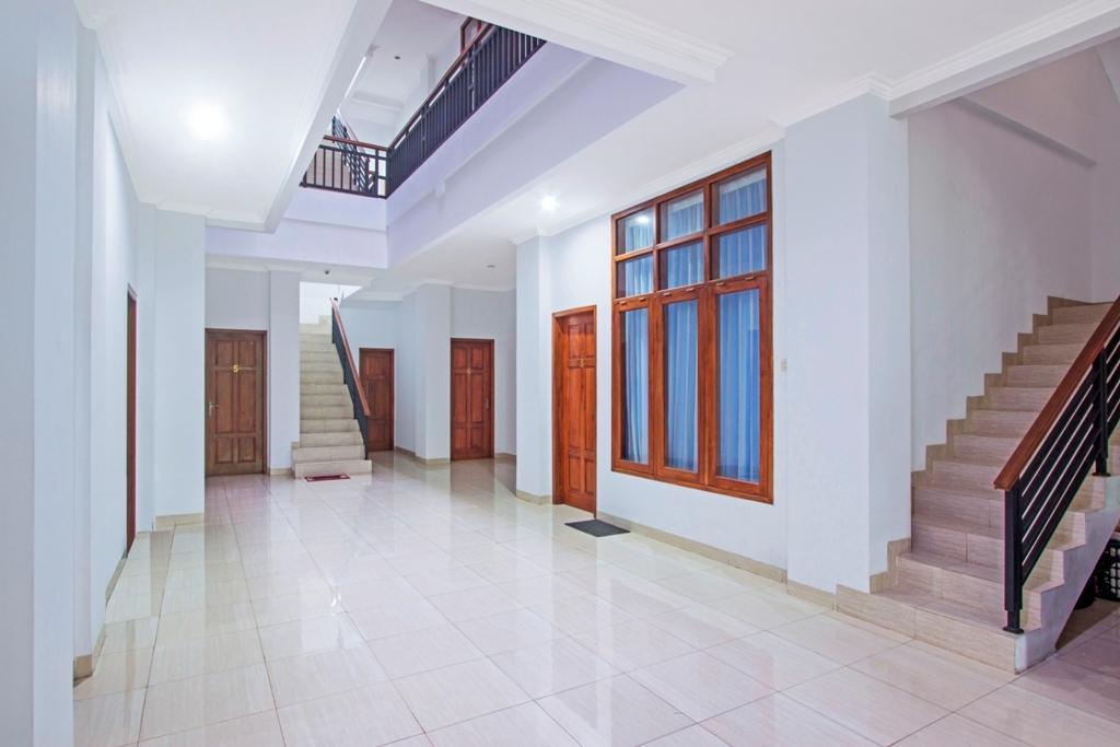 Reddoorz @ Plemburan Hotel Sleman  Luaran gambar
