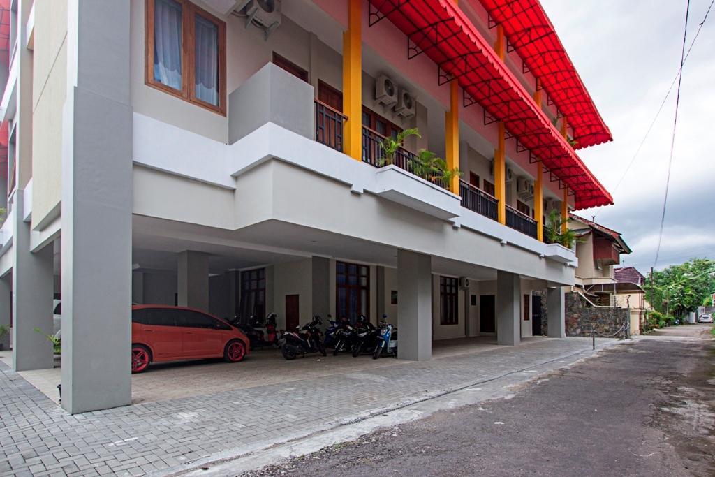 Reddoorz @ Plemburan Hotel Sleman  Luaran gambar